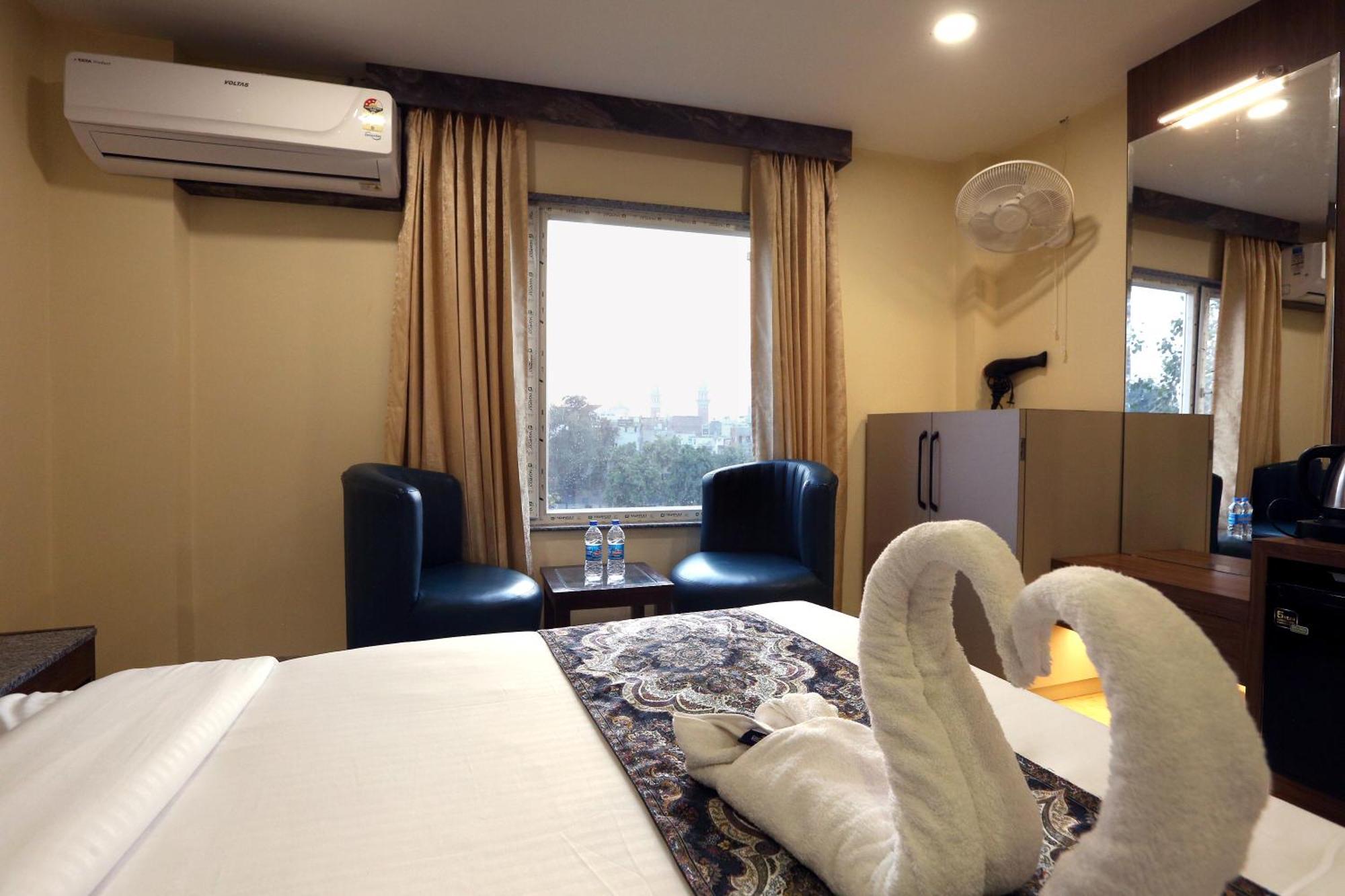 Apartment Golden Enterprise, *