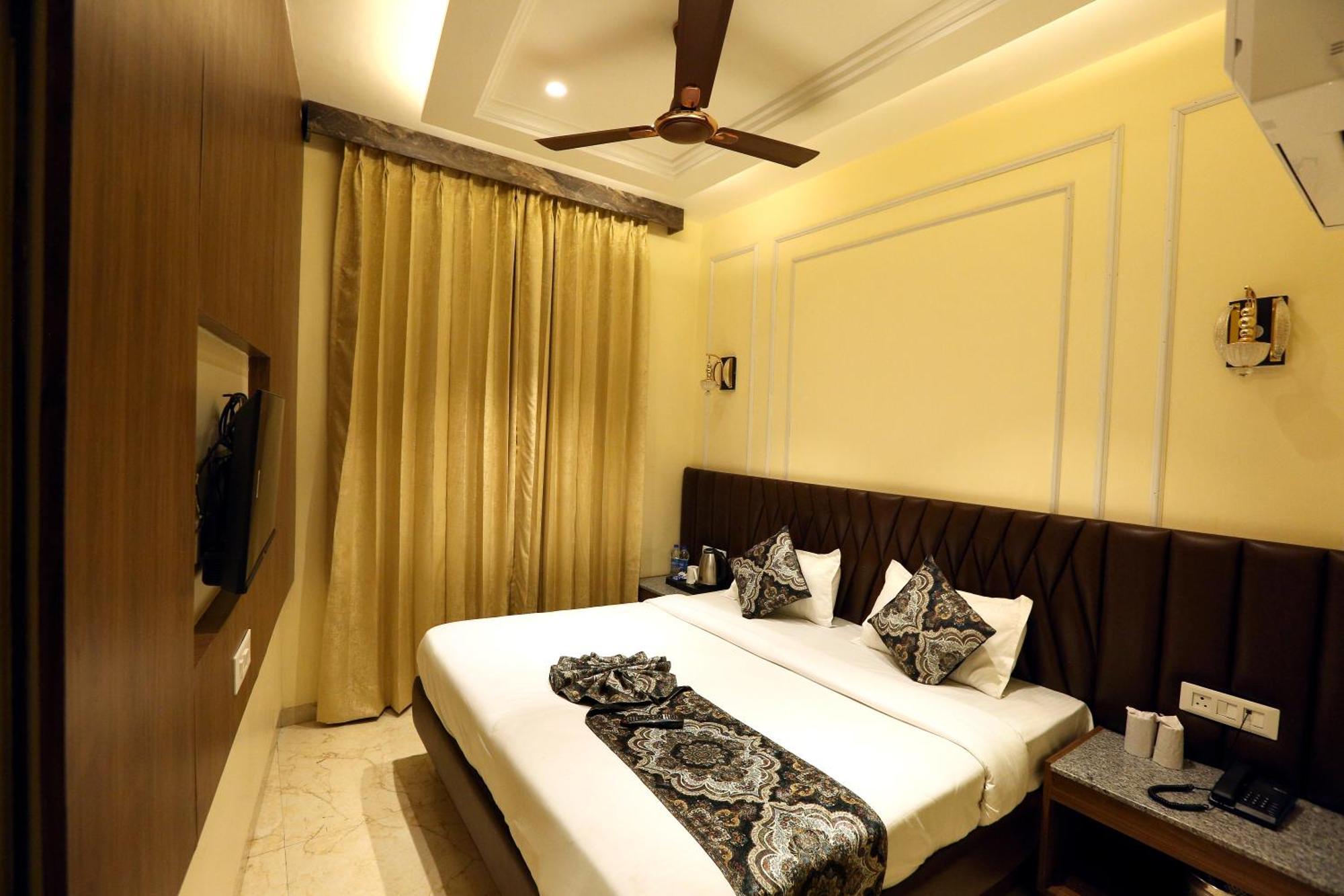 Apartment Golden Enterprise, *