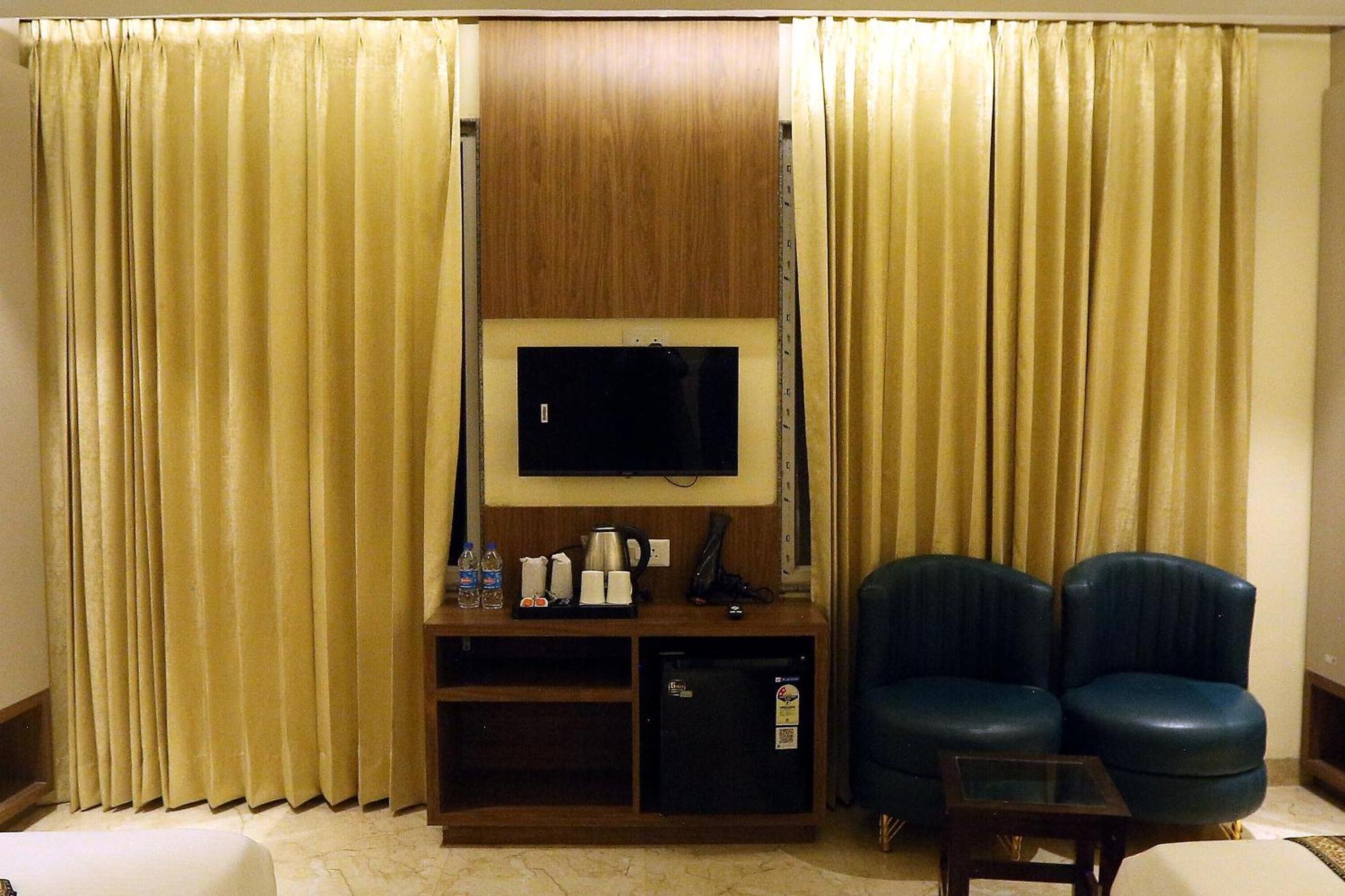 Apartment Golden Enterprise, *